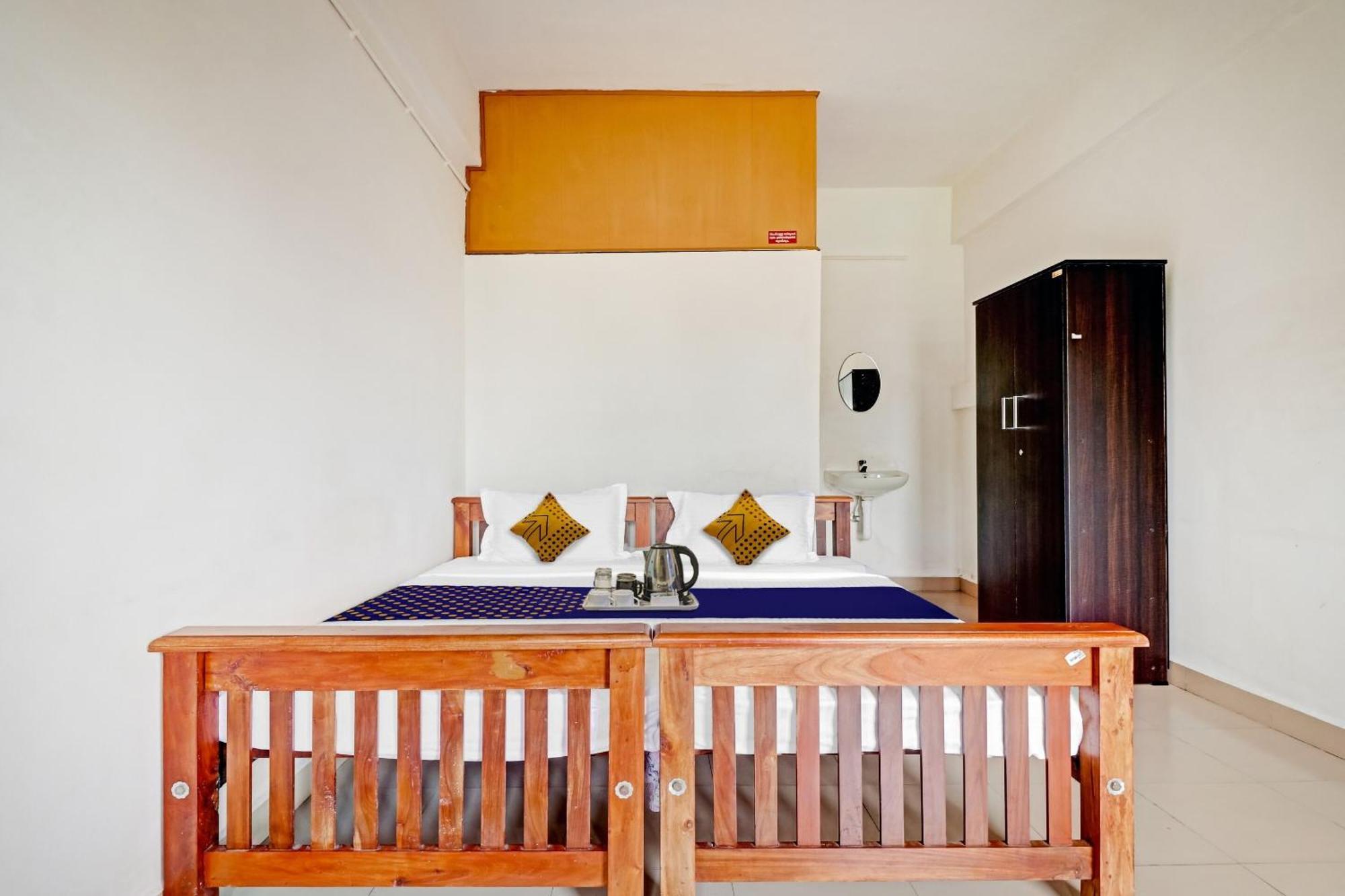 Spot On Jayesh Guest House Nashik Zewnętrze zdjęcie