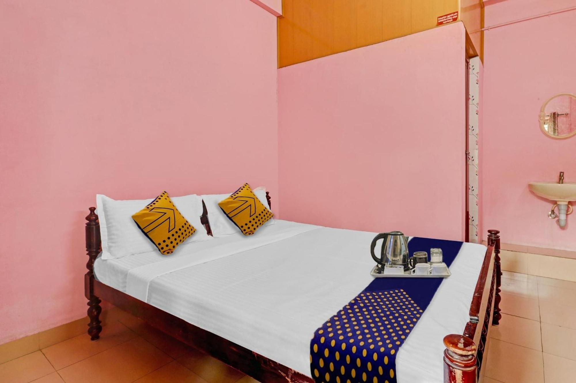 Spot On Jayesh Guest House Nashik Zewnętrze zdjęcie