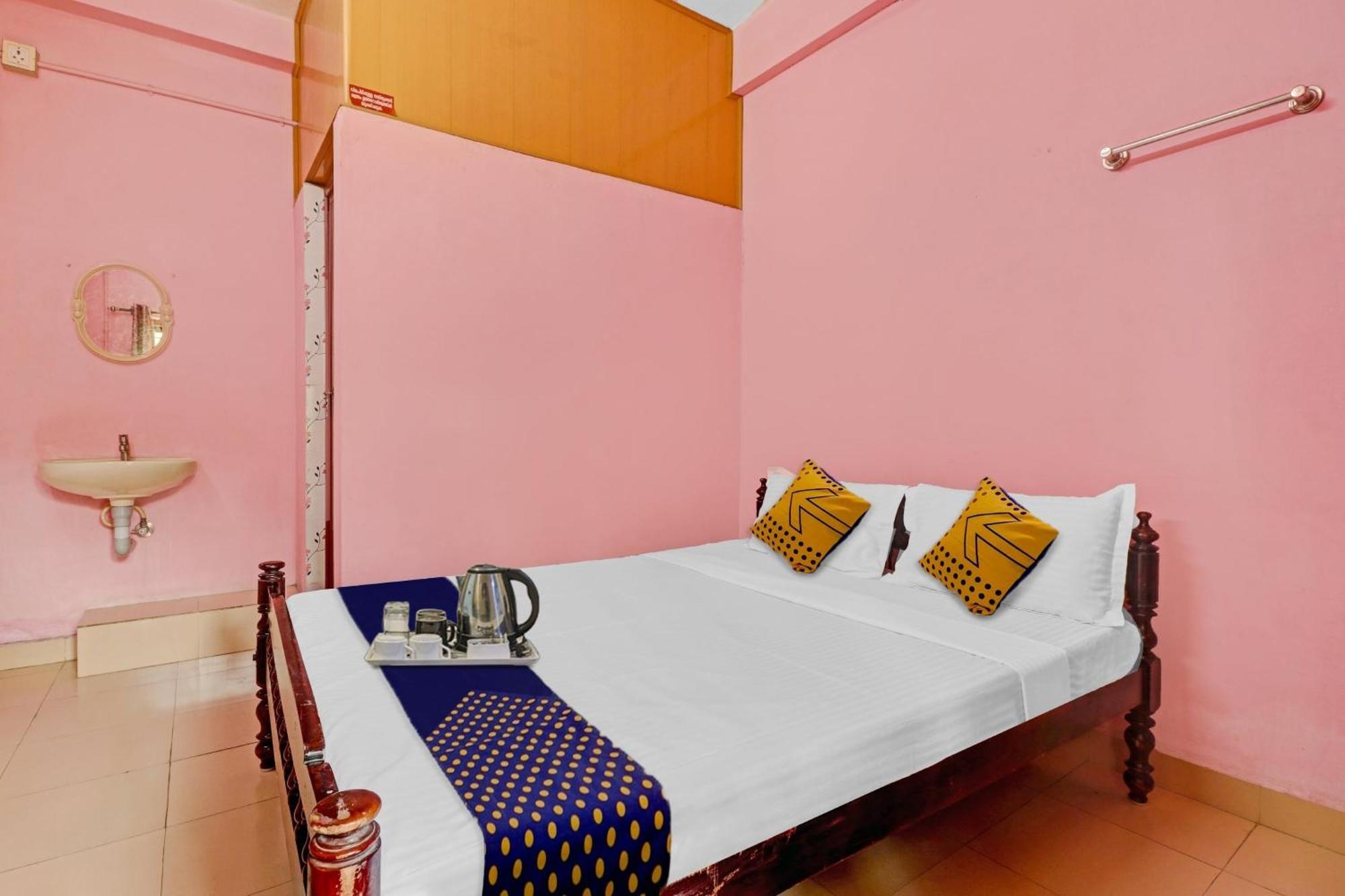 Spot On Jayesh Guest House Nashik Zewnętrze zdjęcie